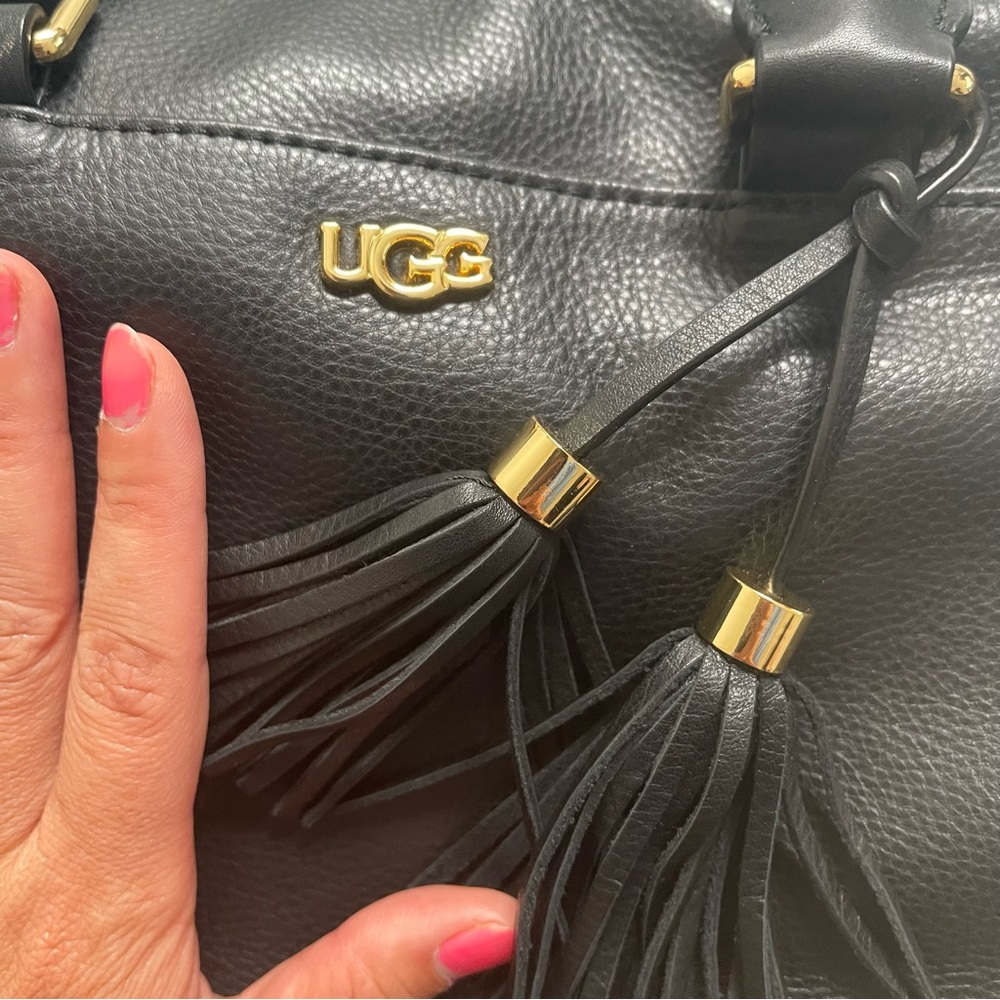 UGG Australia BLACK LEATHER medium speedy cross body bag
UGG - Picture 2 of 8